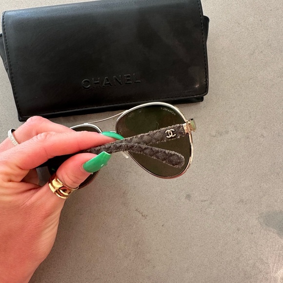 CHANEL WOMENS AVIATOR SUNGLASSES - Picture 4 of 4